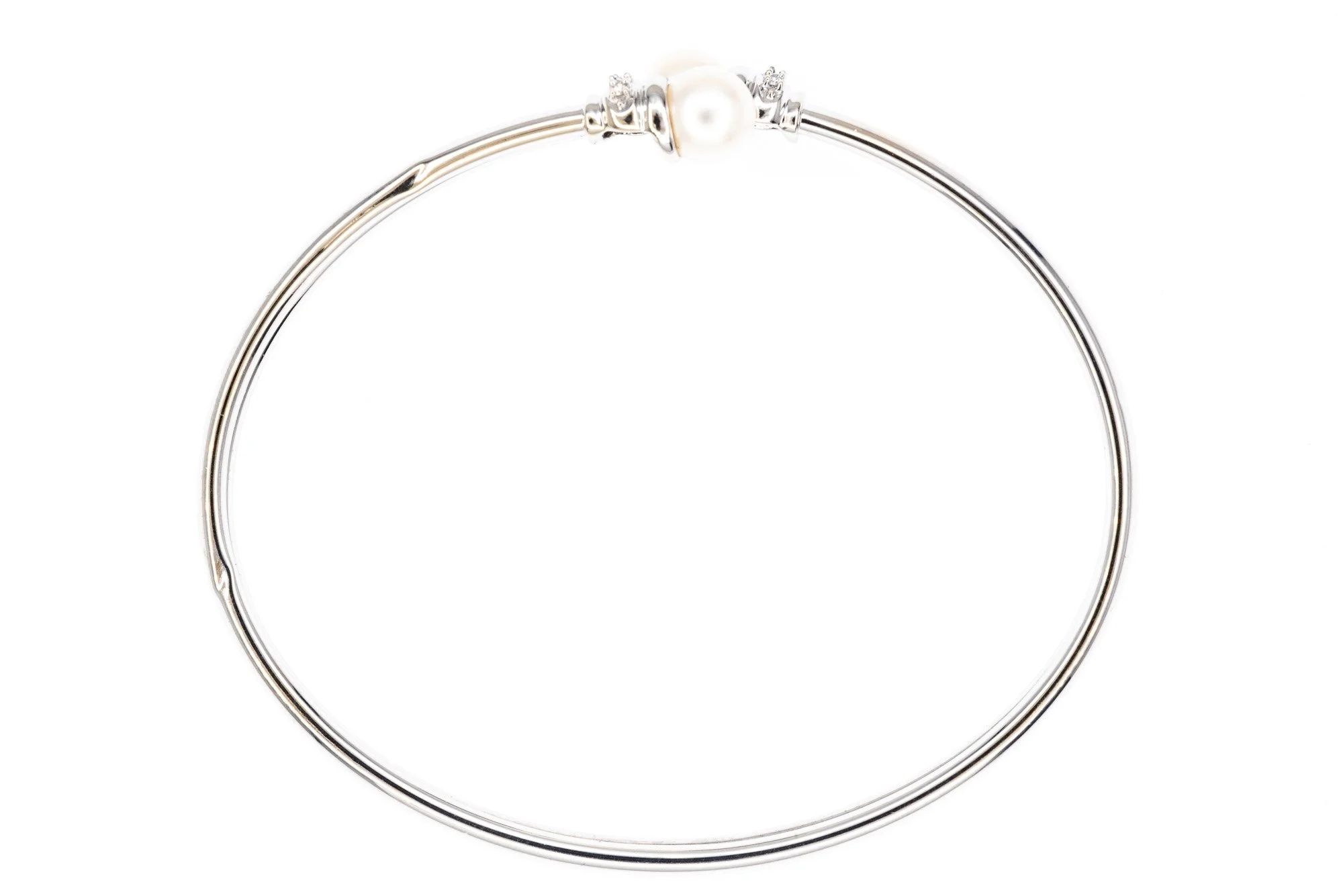 (T)White Gold Diamond Freshwater Cultured Pearl Bangle Bracelet