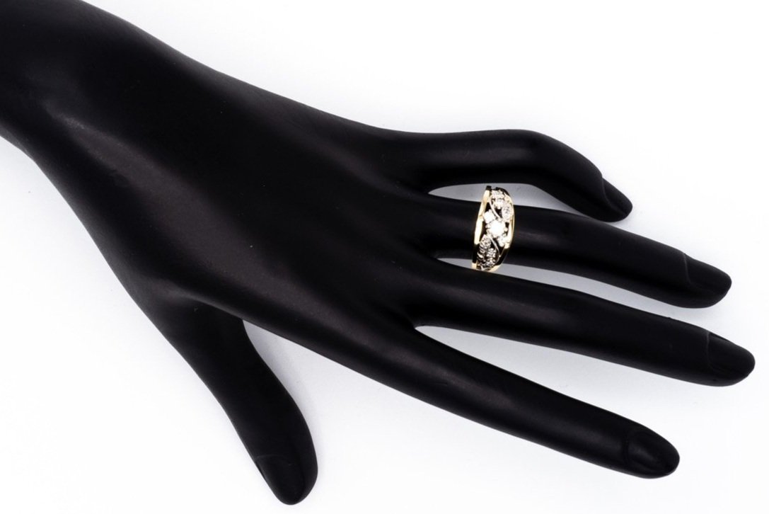 (H)White Yellow Gold Round Brilliant Cut Multi Diamond Ring