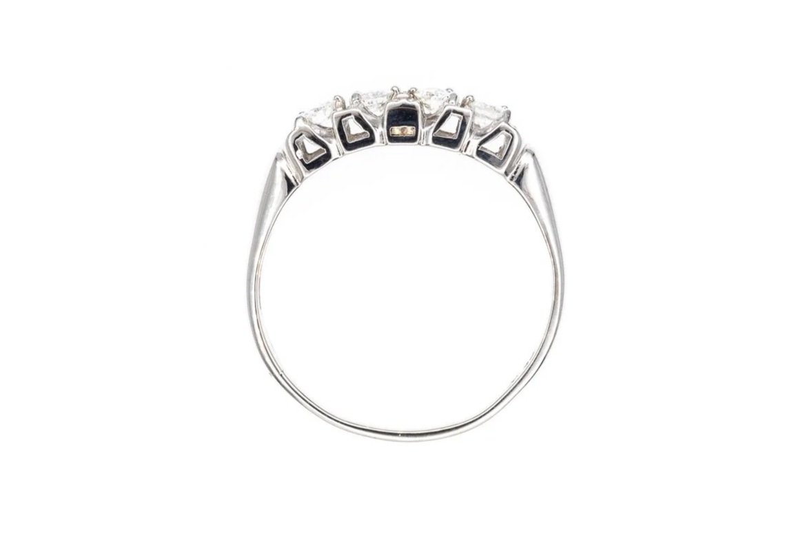 (F)White Gold Round Brilliant Cut Diamond Band