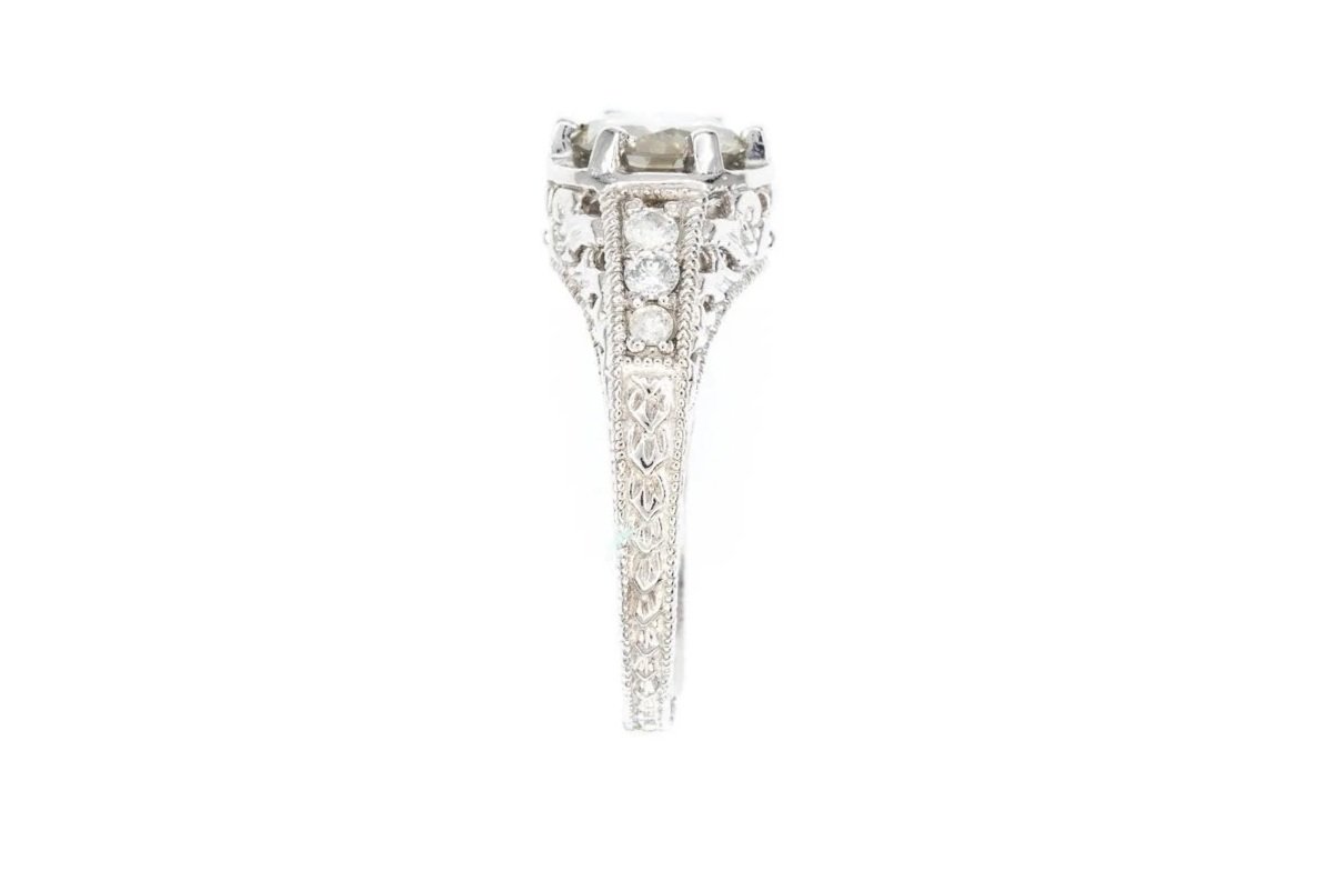 (S)Platinum Round Brilliant Cut Diamond Engagement Ring