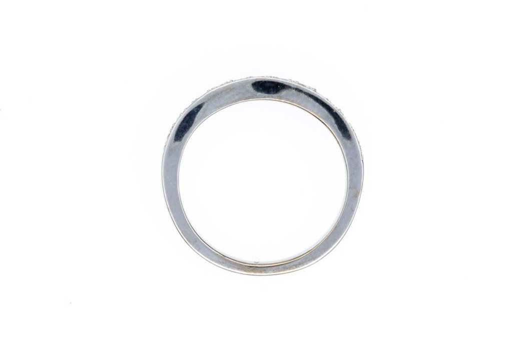 (F)White Gold Round Brilliant Cut Diamond Contoured Band