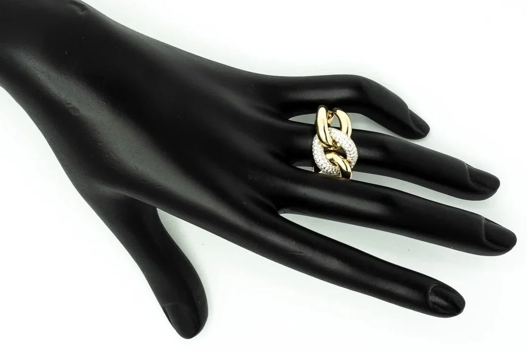 (H)White Yellow Gold Round Brilliant Cut Diamond Simon G Designer Ring