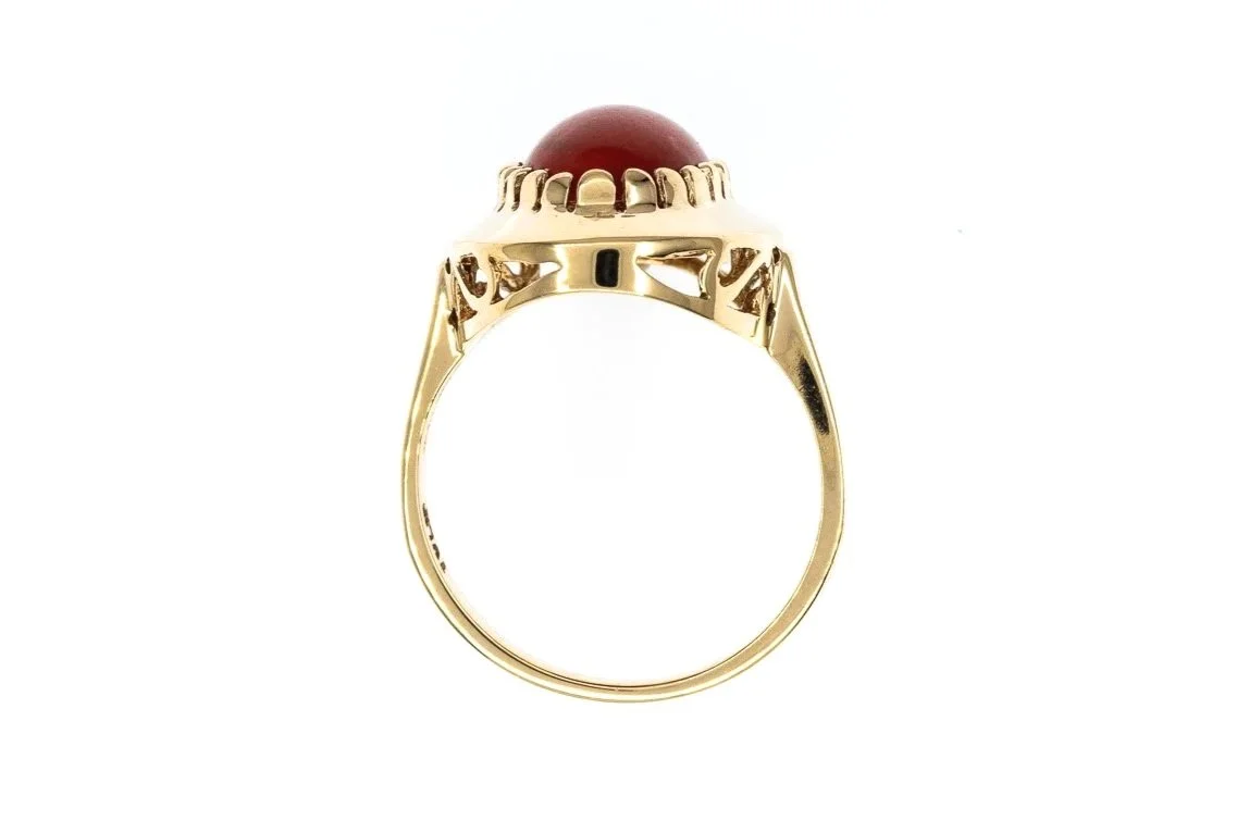(F)Yellow Gold Solitaire Coral Gemstone Ring