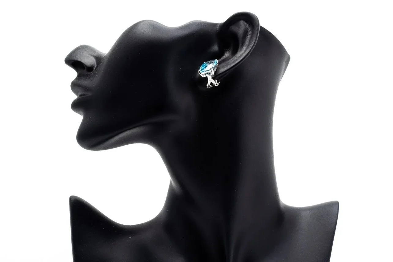 (S)White Gold Solitaire Blue Topaz Stud Earrings