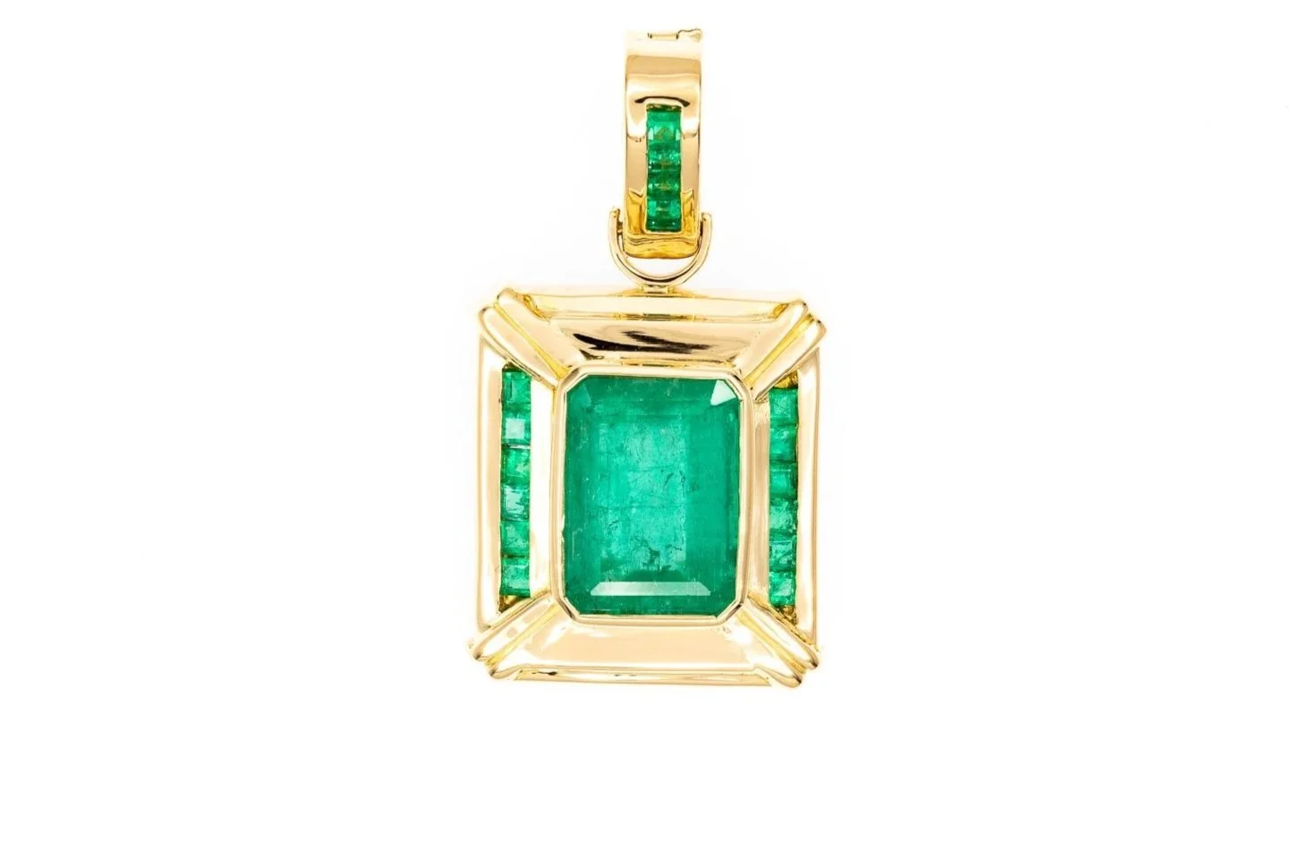 (T)Yellow Gold Emerald Rectangular Shaped Pendant