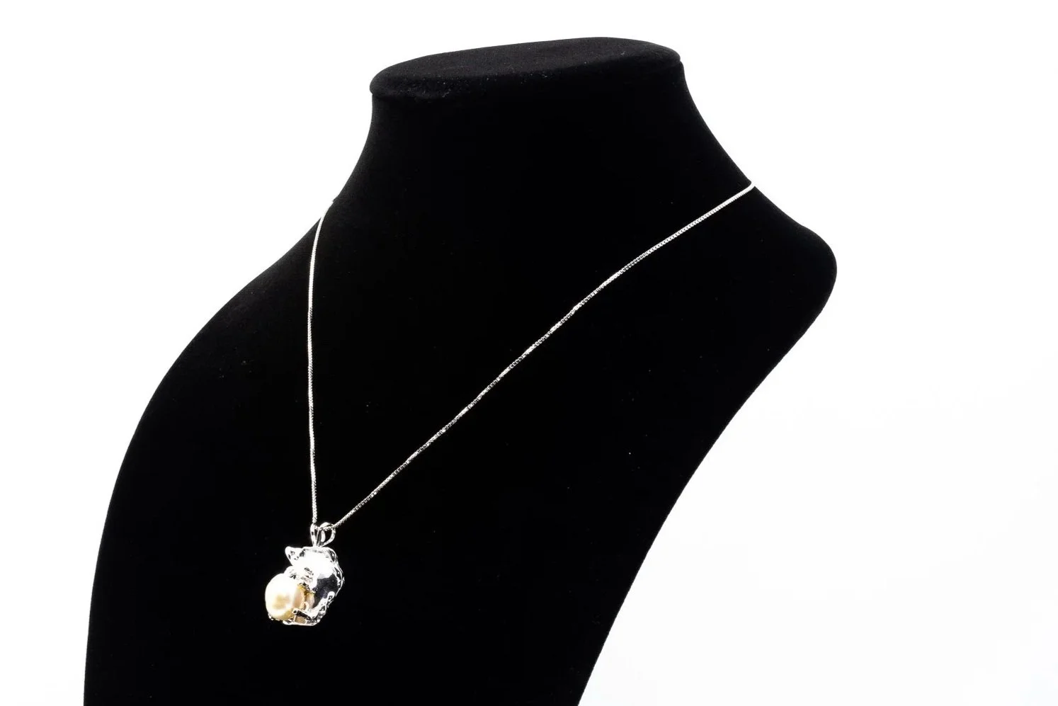 (S)White Gold Diamond South Sea Cultured Pearl Organic Carved Pendant