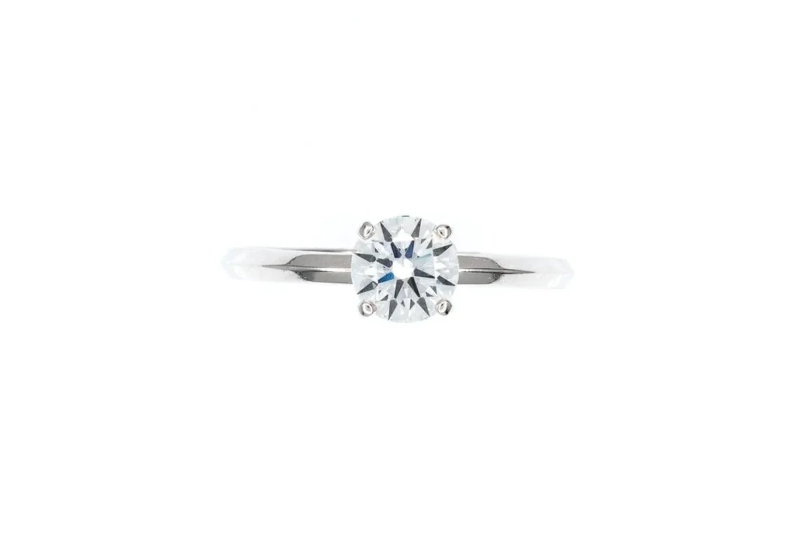 (T)White Gold Solitaire Round Brilliant Cut Diamond Engagement Ring