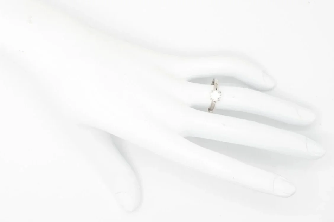 (H)White Gold Solitaire Round Brilliant Cut Diamond Engagement Ring