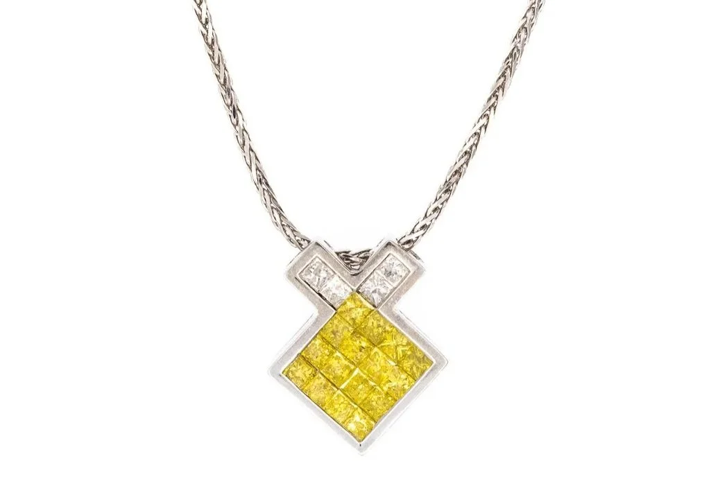 (T)White Gold Princess Cut Diamond Slider Pendant