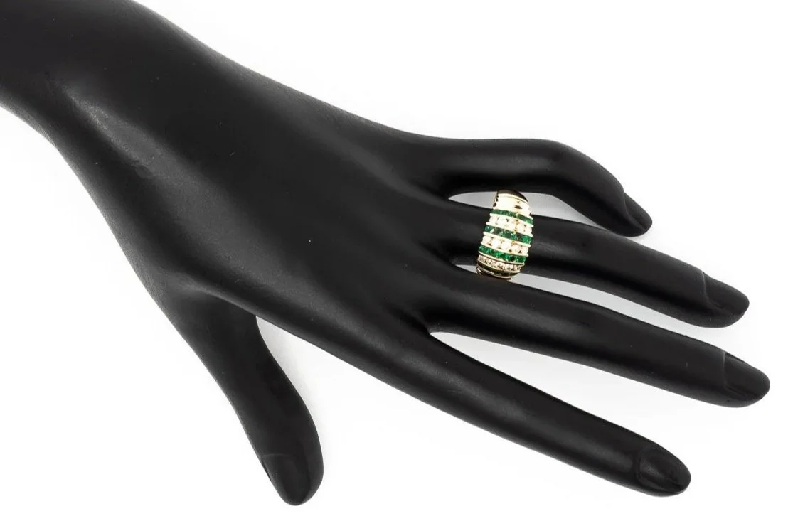(H)Yellow Gold Round Brilliant Cut Diamond Emerald Gemstone Ring