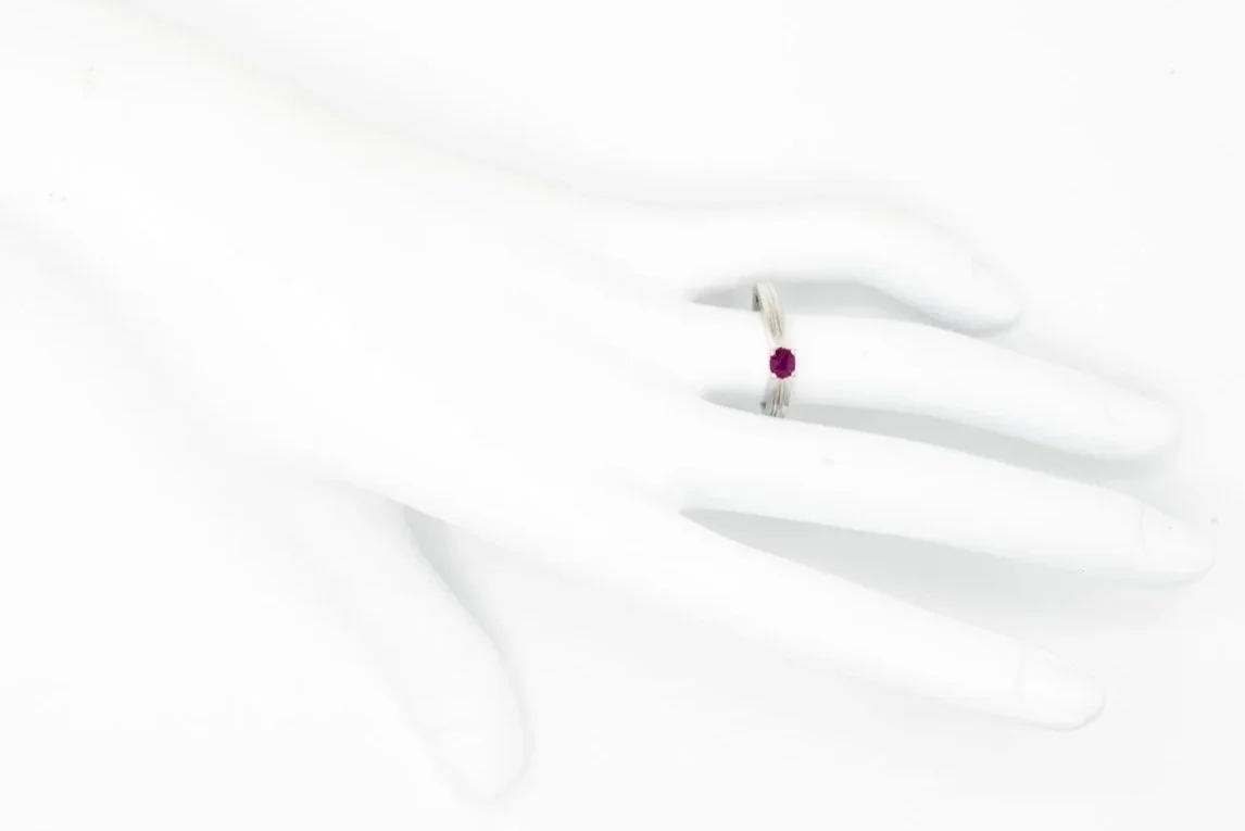 (H)White Gold Solitaire Untreated Pink Sapphire Gemstone Ring