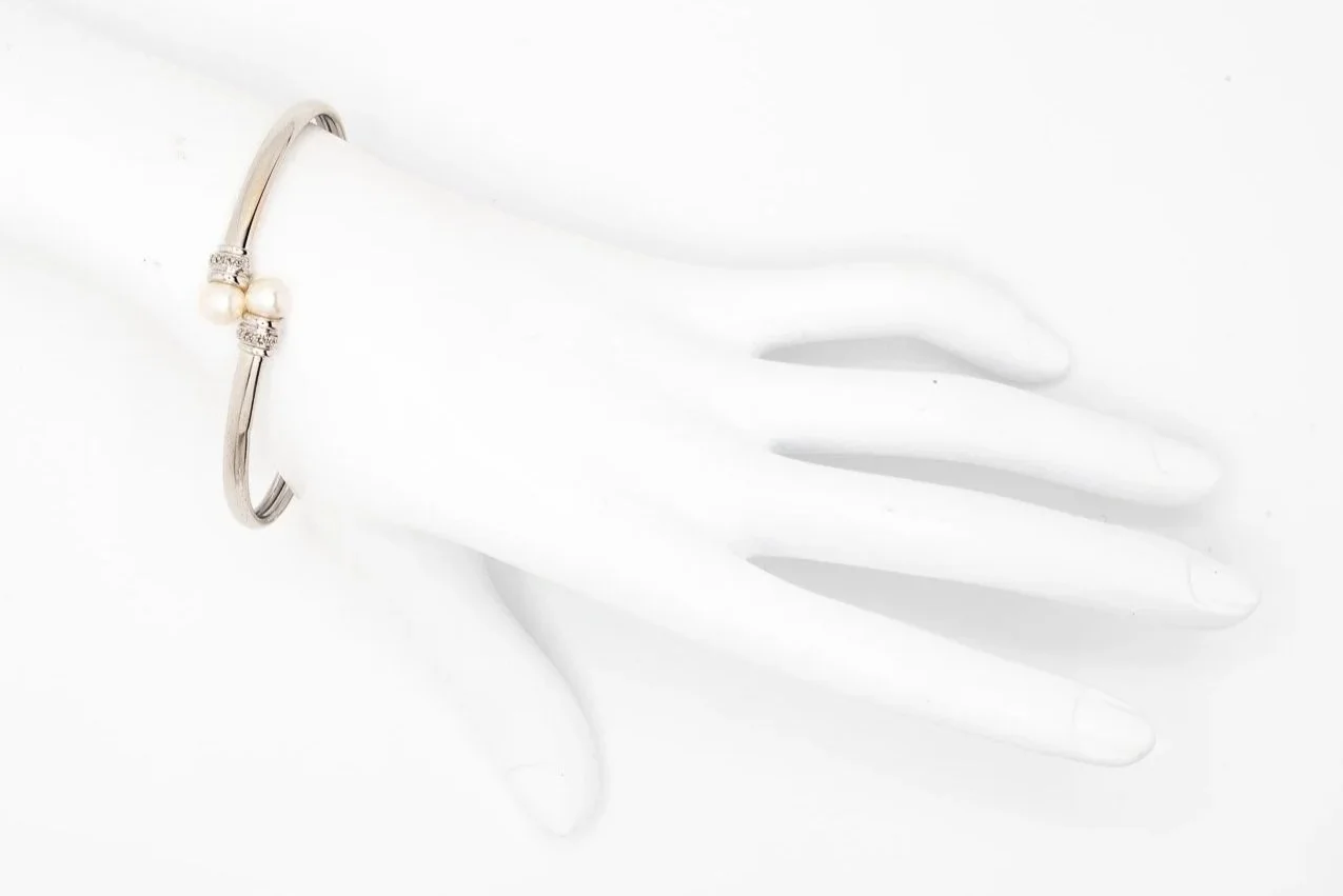 (H)White Gold Diamond Freshwater Cultured Pearl Bangle Bracelet