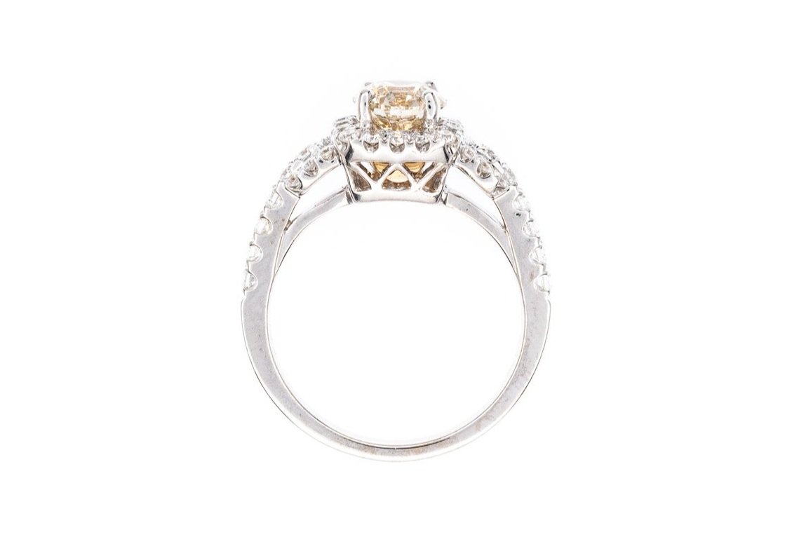(F)White Gold Round Brilliant Cut Diamond Engagement Ring