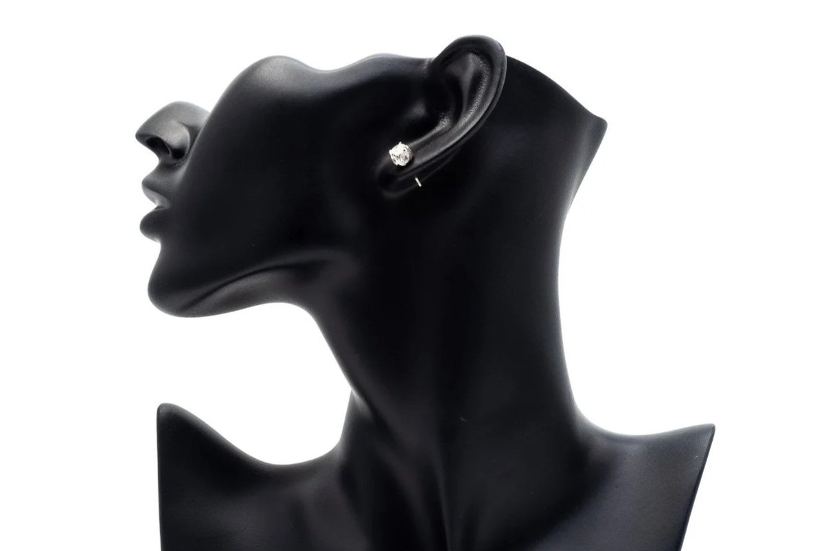 (S)White Gold Round Brilliant Cut Diamond Stud Earrings