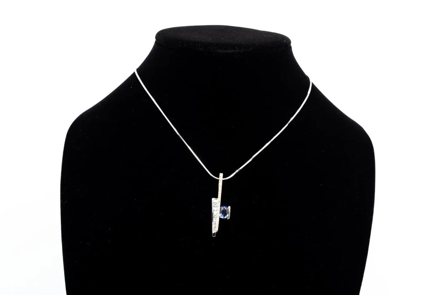 (F)White Yellow Gold Diamond Tanzanite Linear Drop Slider Pendant