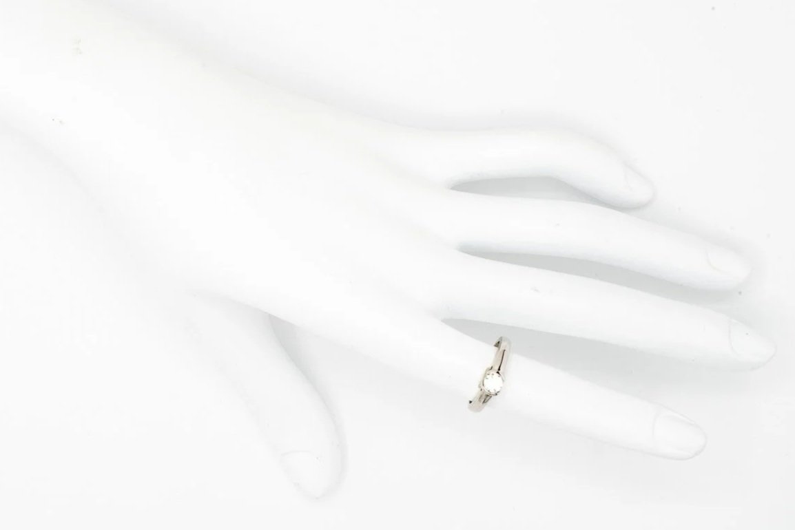 (H)White Gold Solitaire Round Brilliant Cut Canadian Diamond Engagement Ring