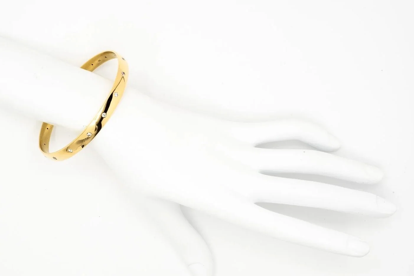 (H)Yellow Gold Round Brilliant Cut Diamond Low Dome Bangle Bracelet