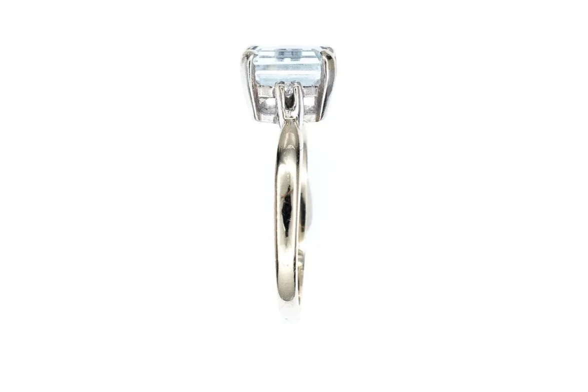 (S)White Gold Diamond Aquamarine Three Stone Gemstone Ring