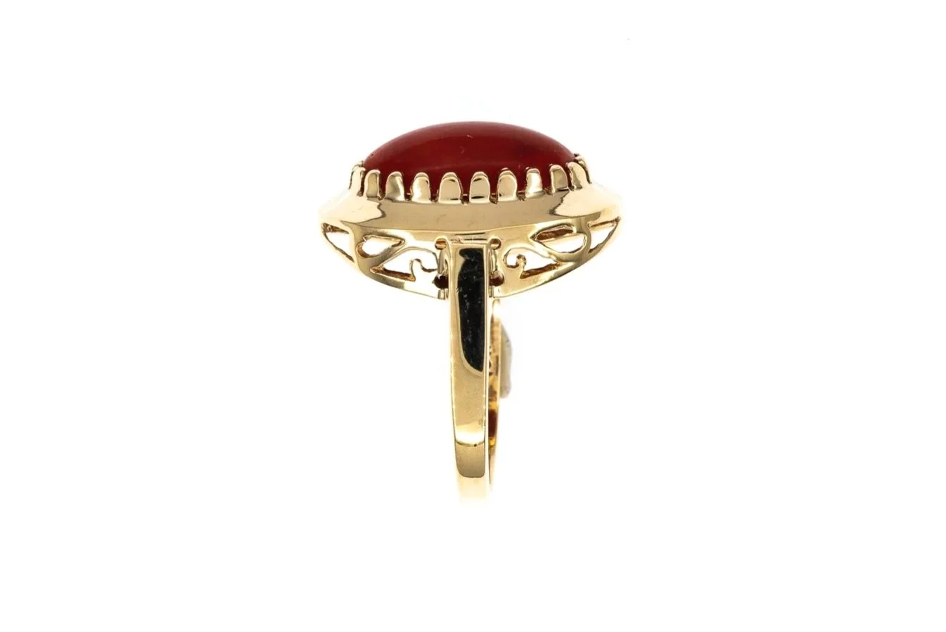 (S)Yellow Gold Solitaire Coral Gemstone Ring