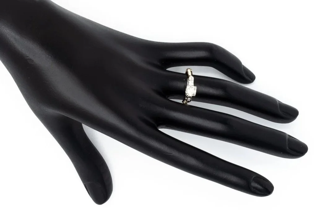 (H)White Yellow Gold Round Brilliant Cut Diamond Engagement Ring