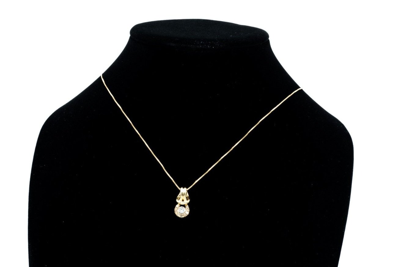 (F)Yellow Gold Round Brilliant Cut Diamond Knot Slider Pendant