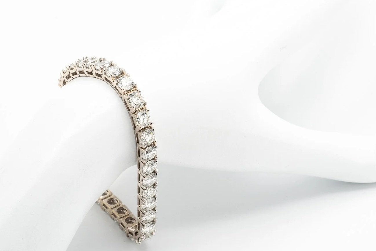 (W)White Gold Round Brilliant Cut Diamond Tennis Bracelet