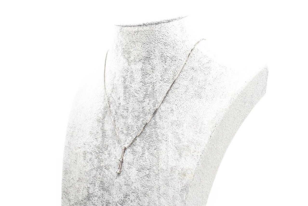 (S)White Gold Round Brilliant Cut Diamond Drop Slider Pendant
