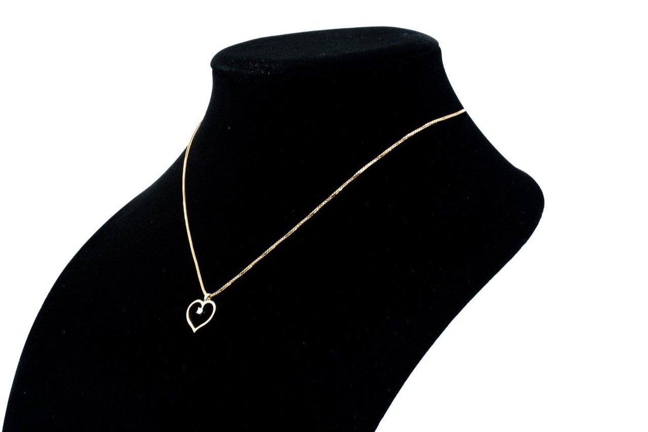 (S)Yellow Gold Solitaire Round Brilliant Cut Diamond Heart Pendant