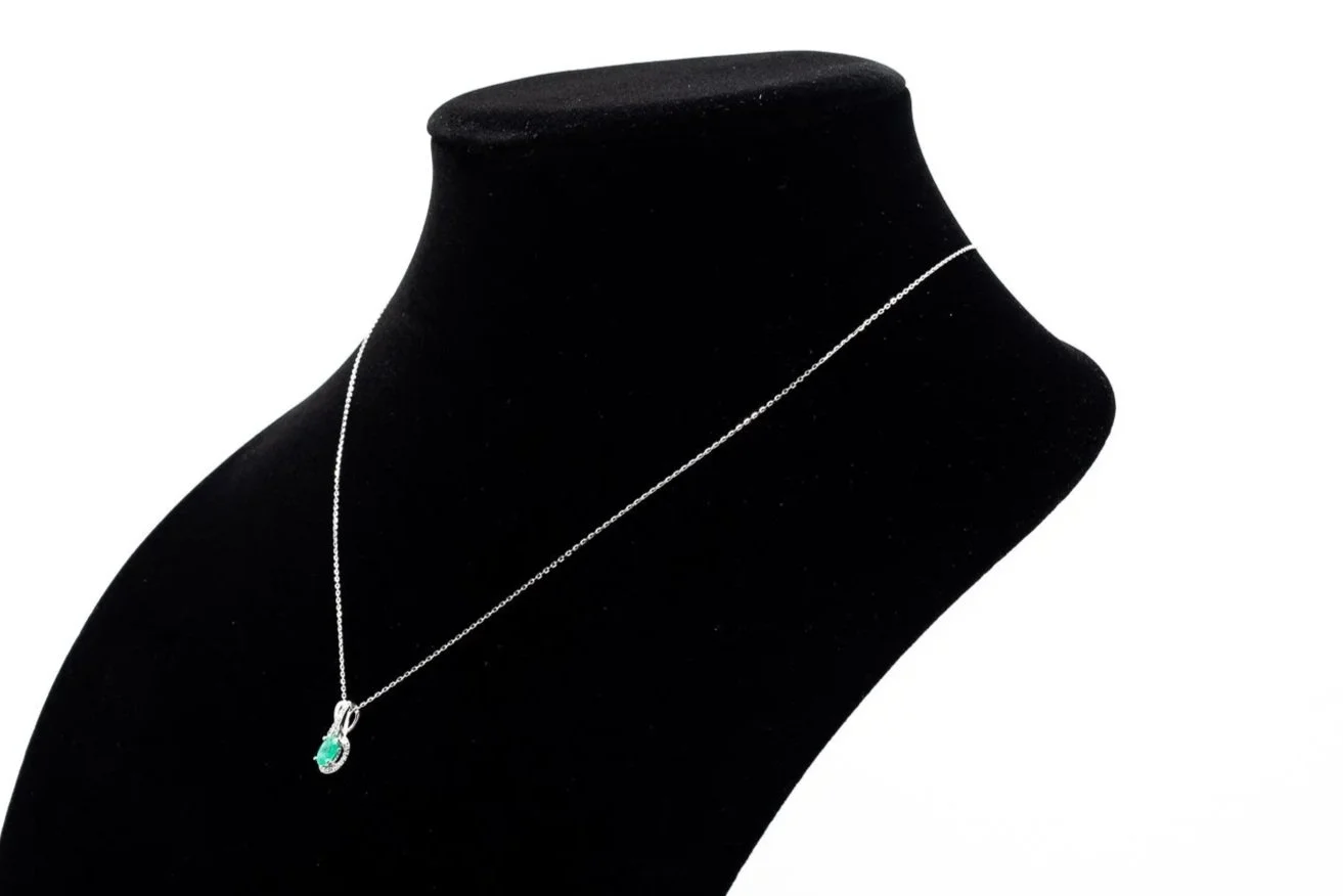 (S)White Gold Diamond Emerald Drop Slider Pendant