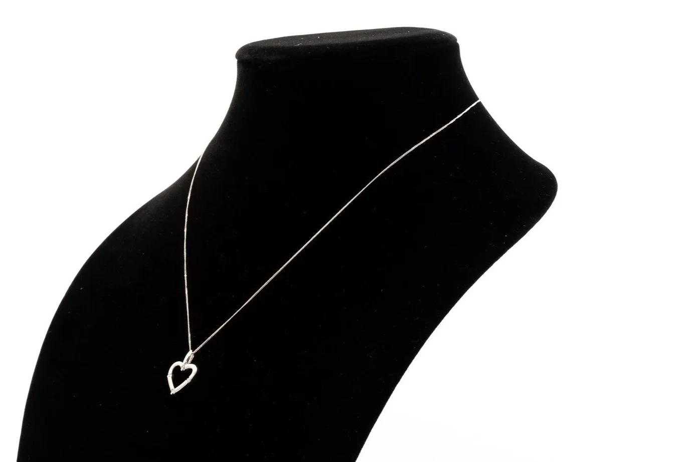 (S)White Gold Round Brilliant Cut Diamond Open Heart Pendant