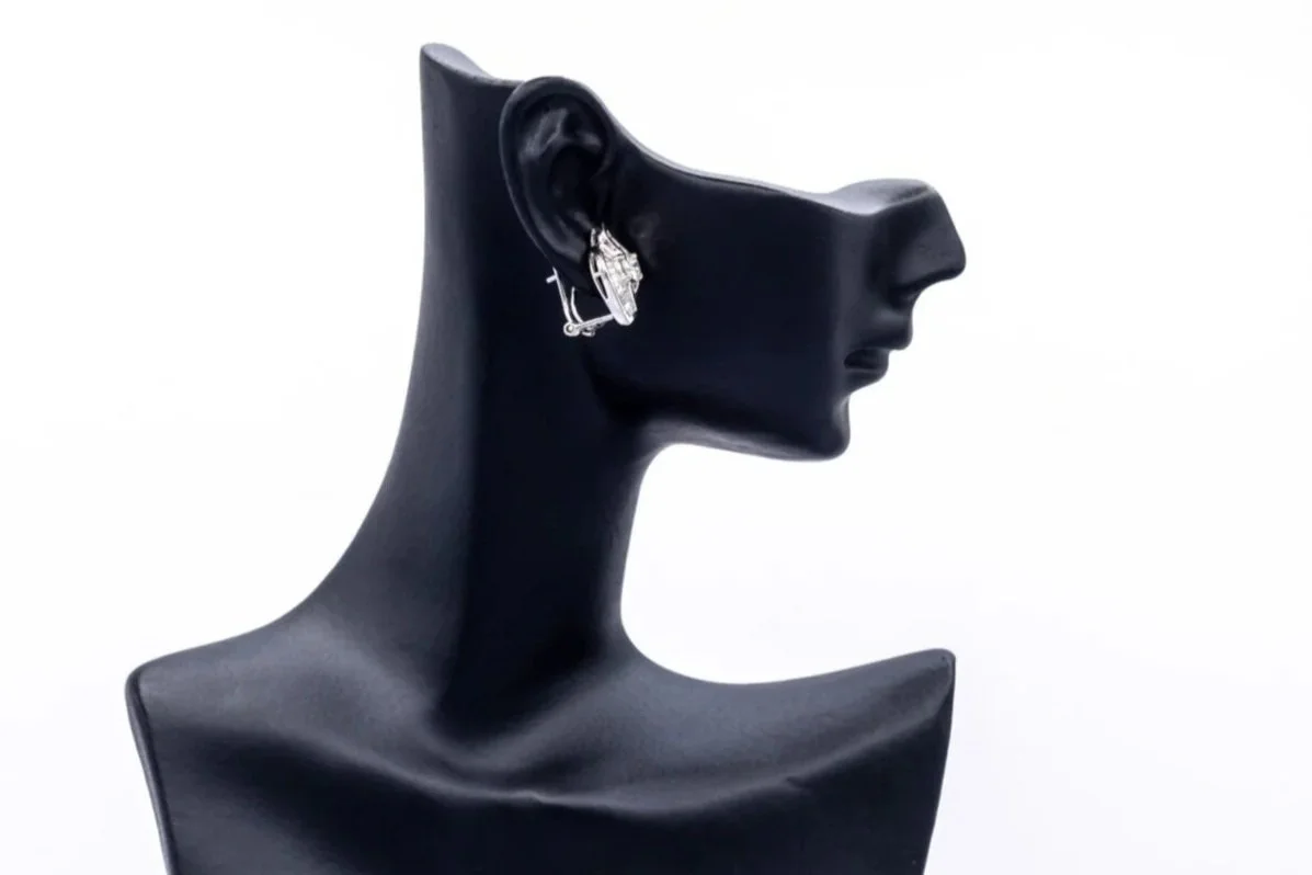 (S)White Gold Round Brilliant Cut Diamond Stud Earrings