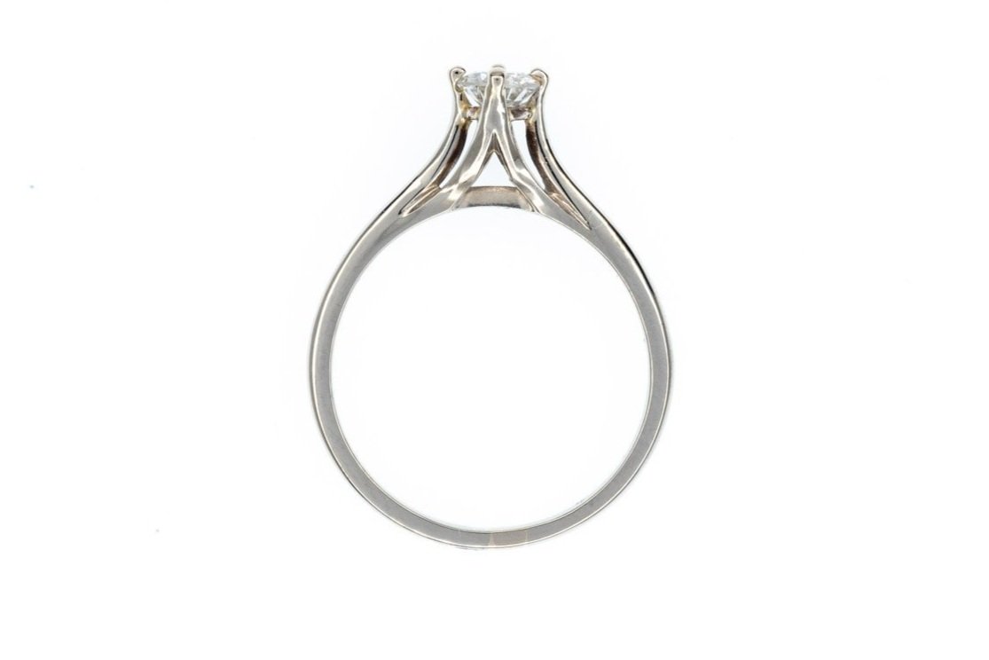 (F)White Gold Solitaire Round Brilliant Cut Diamond Engagement Ring