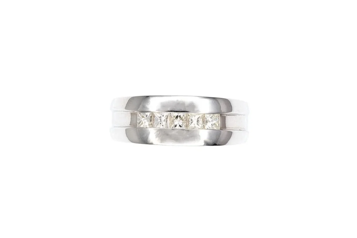 (T)White Gold Princess Cut Diamond Band