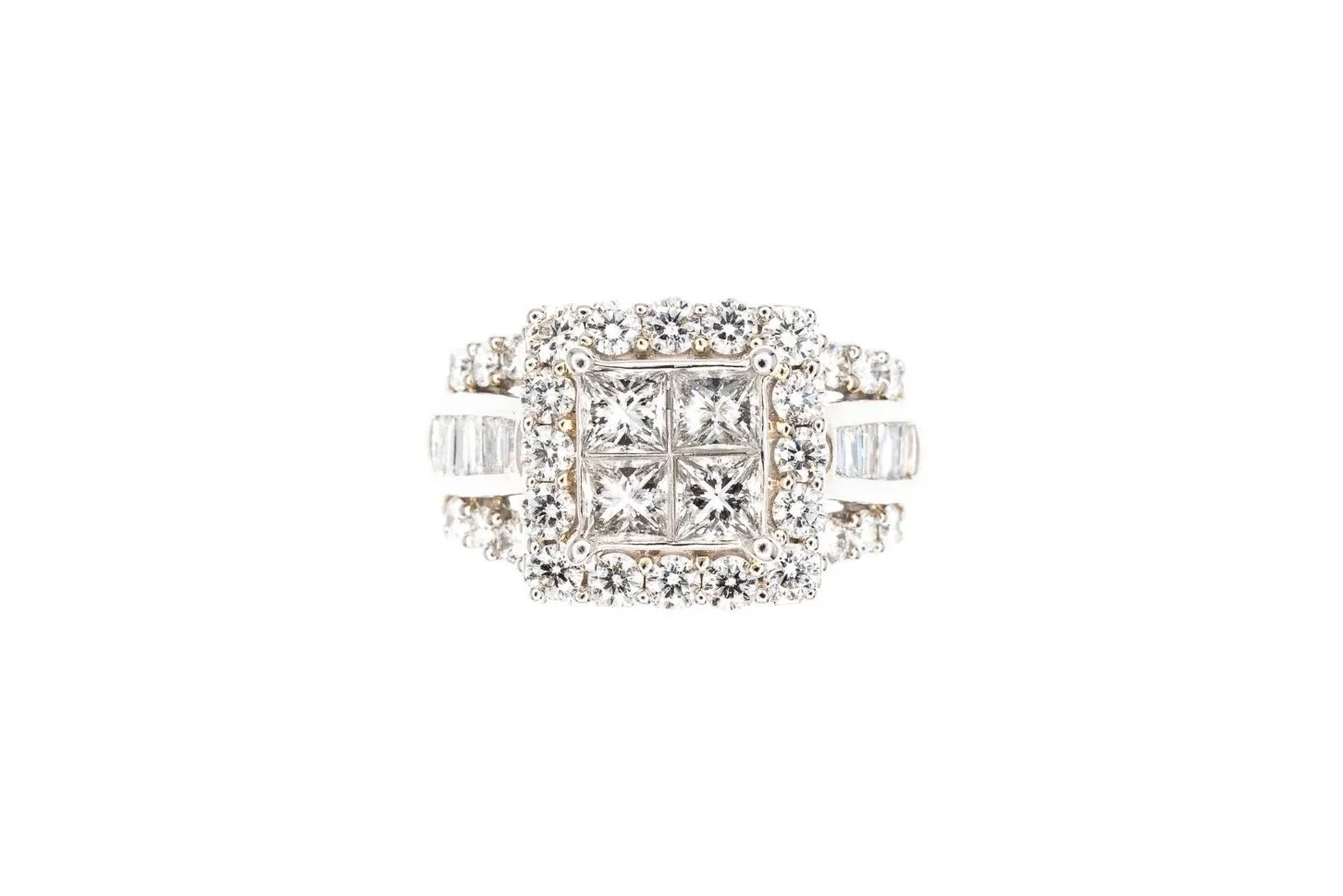 (T)White Gold Multi Diamond Cluster Ring