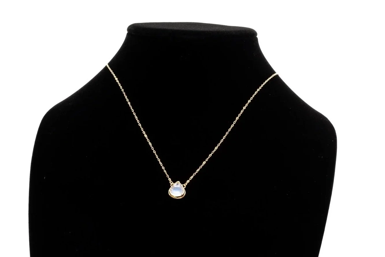 (F)Yellow Gold Solitaire Moonstone Attached Pendant