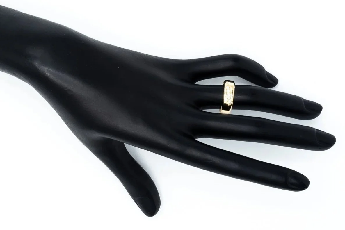 (H)Yellow Gold Round Brilliant Cut Diamond Band