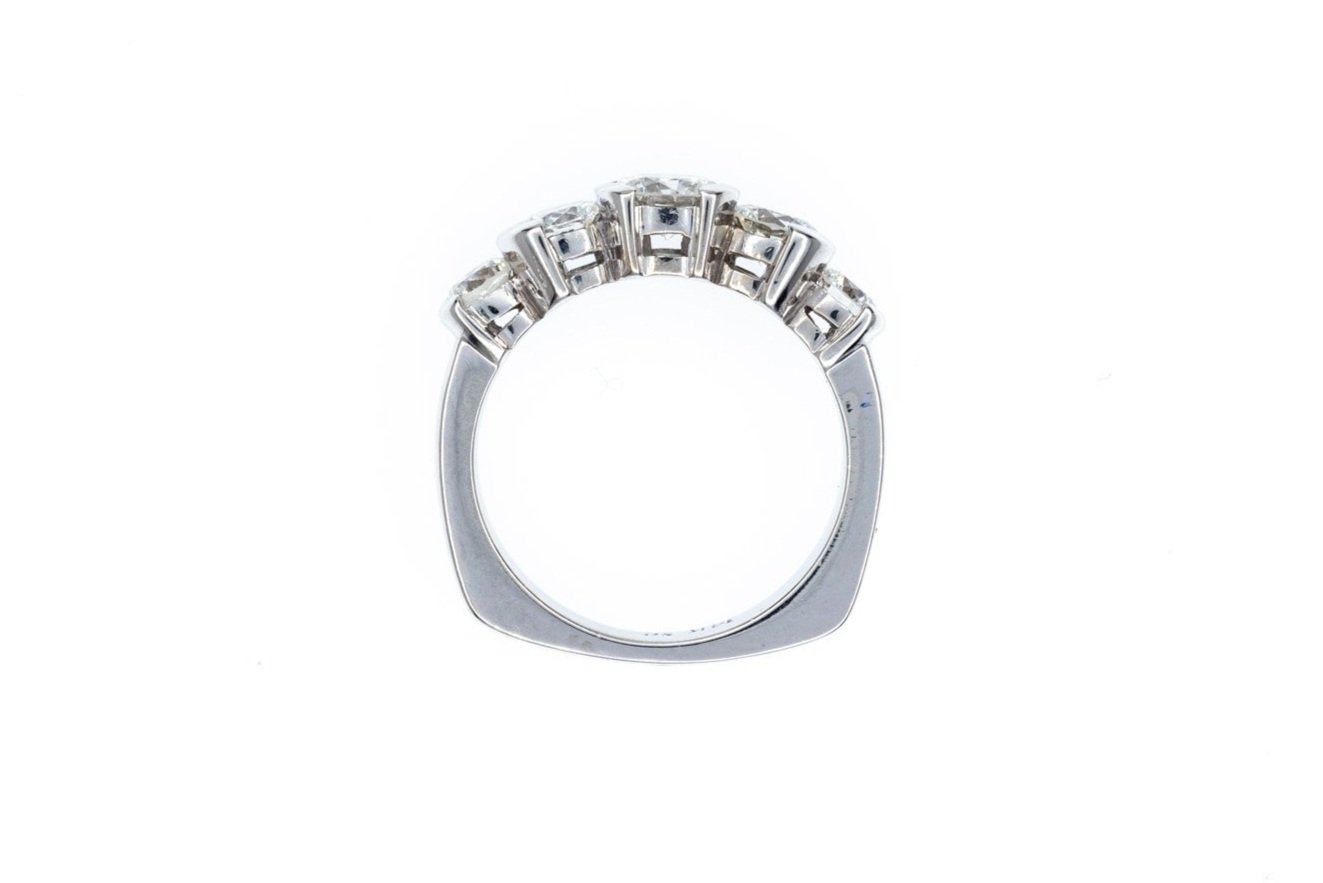 (F)White Gold Round Brilliant Cut Diamond Christopher Sommers Designer Five Stone Ring