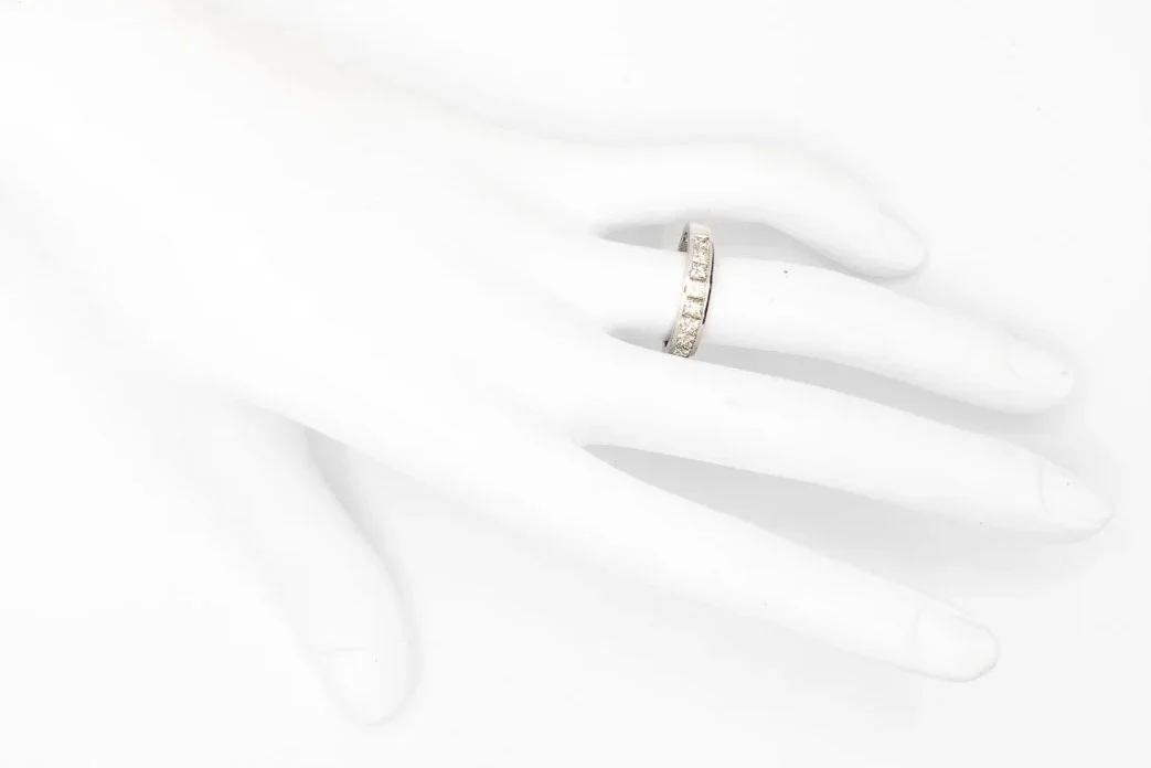 (H)White Gold Princess Cut Diamond Band