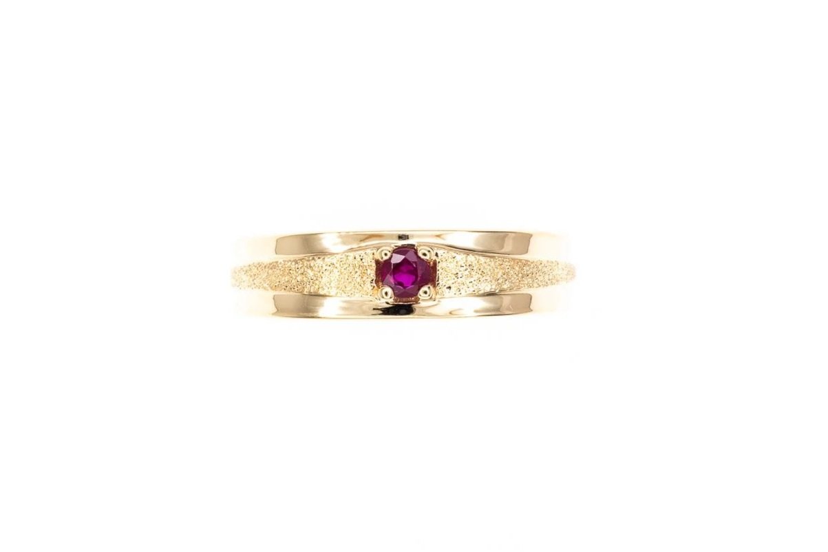(T)Yellow Gold Solitaire Ruby Gemstone Ring