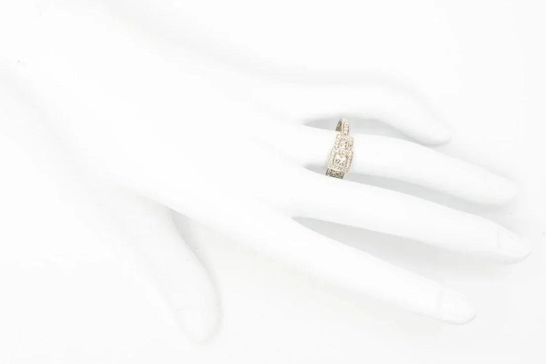 (H)White Gold Princess Cut Round Brilliant Cut Multi Diamond Ring