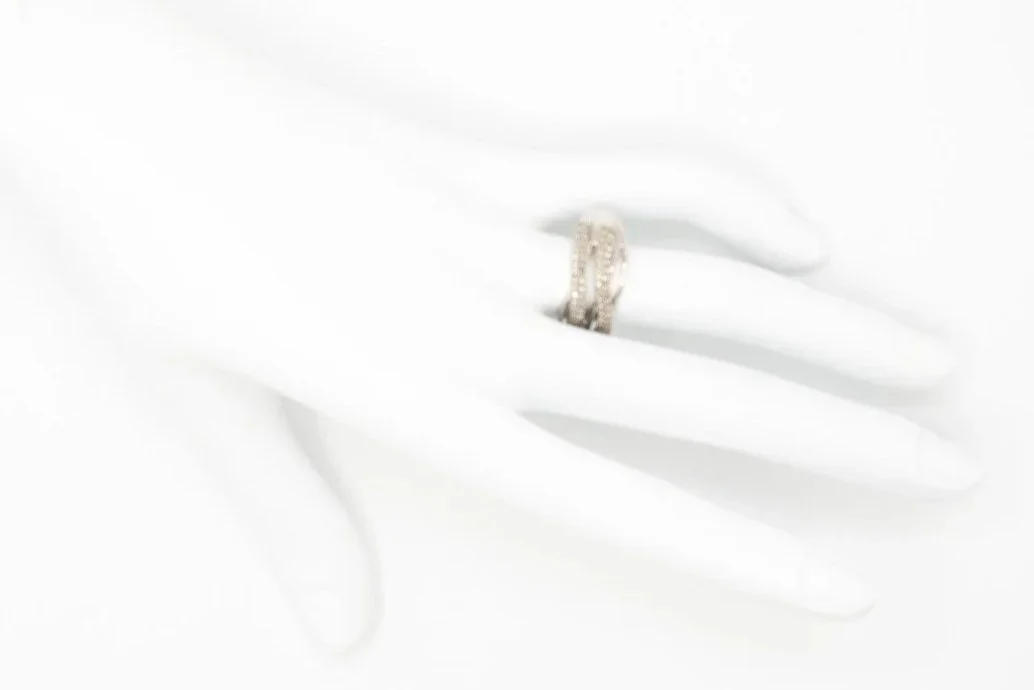 (H)White Gold Single Cut Multi Diamond Band