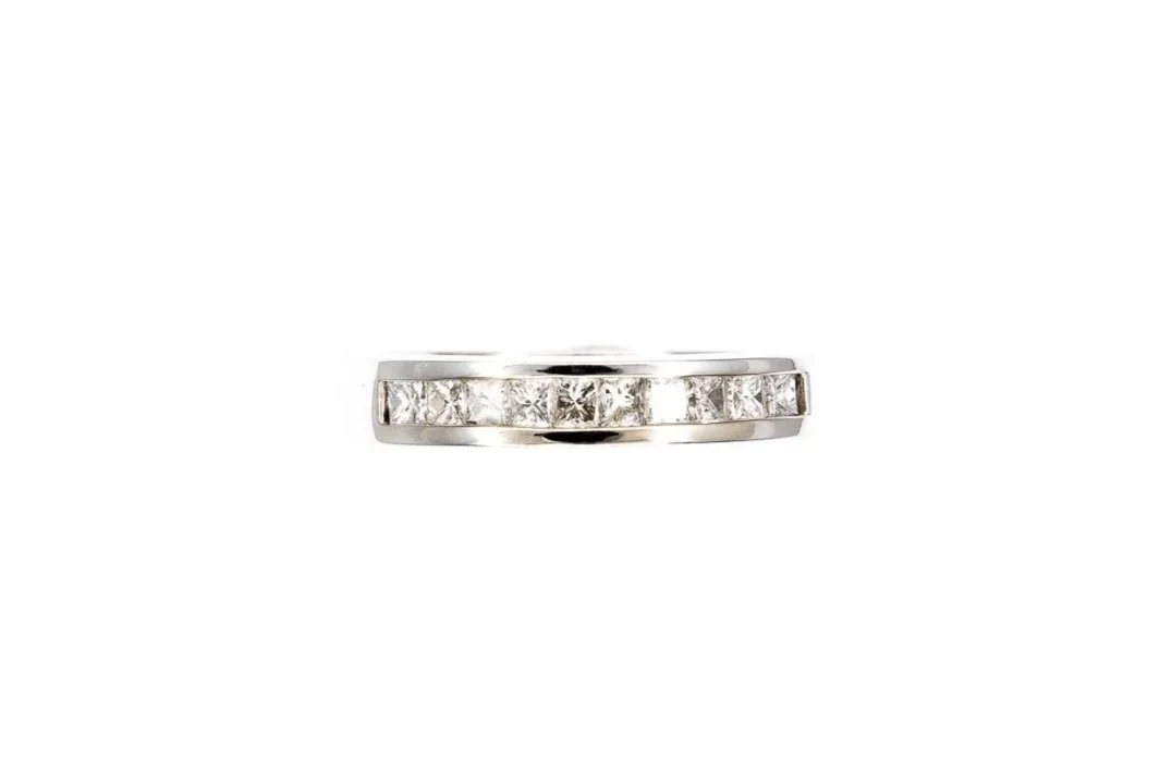 (T)White Gold Princess Cut Diamond Band