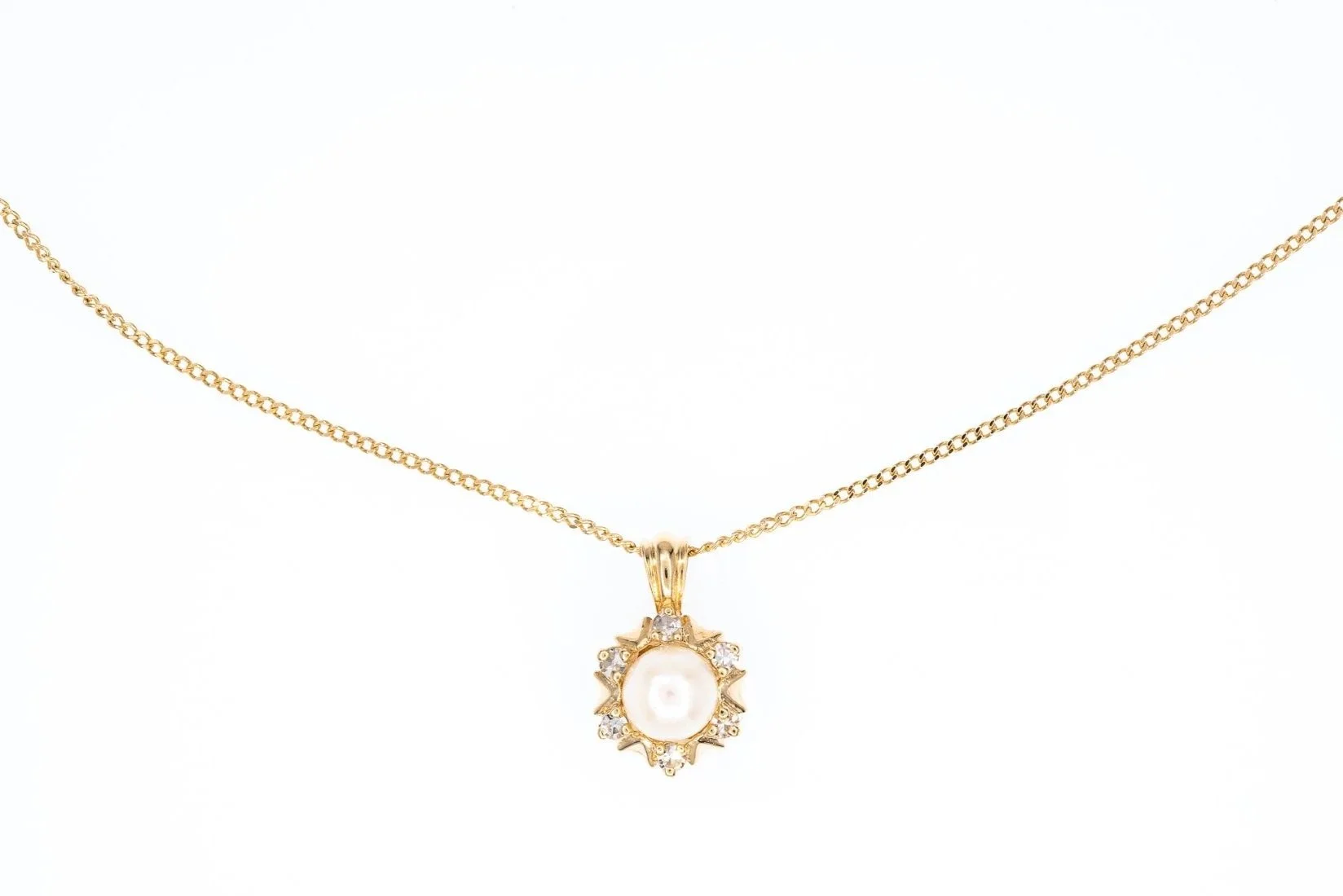 (T)Yellow Gold Akoya Cultured Pearl Diamond Cluster Pendant