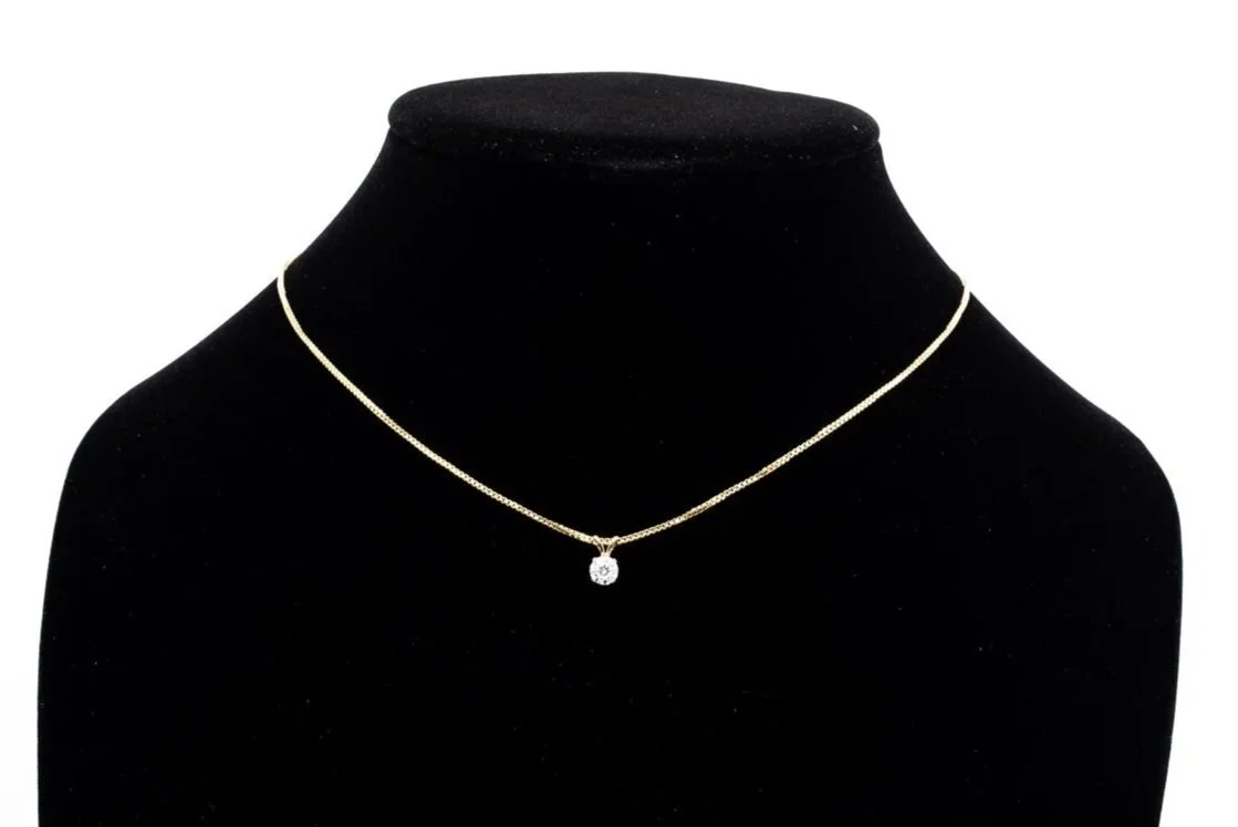 (F)Yellow Gold Solitaire Diamond Pendant