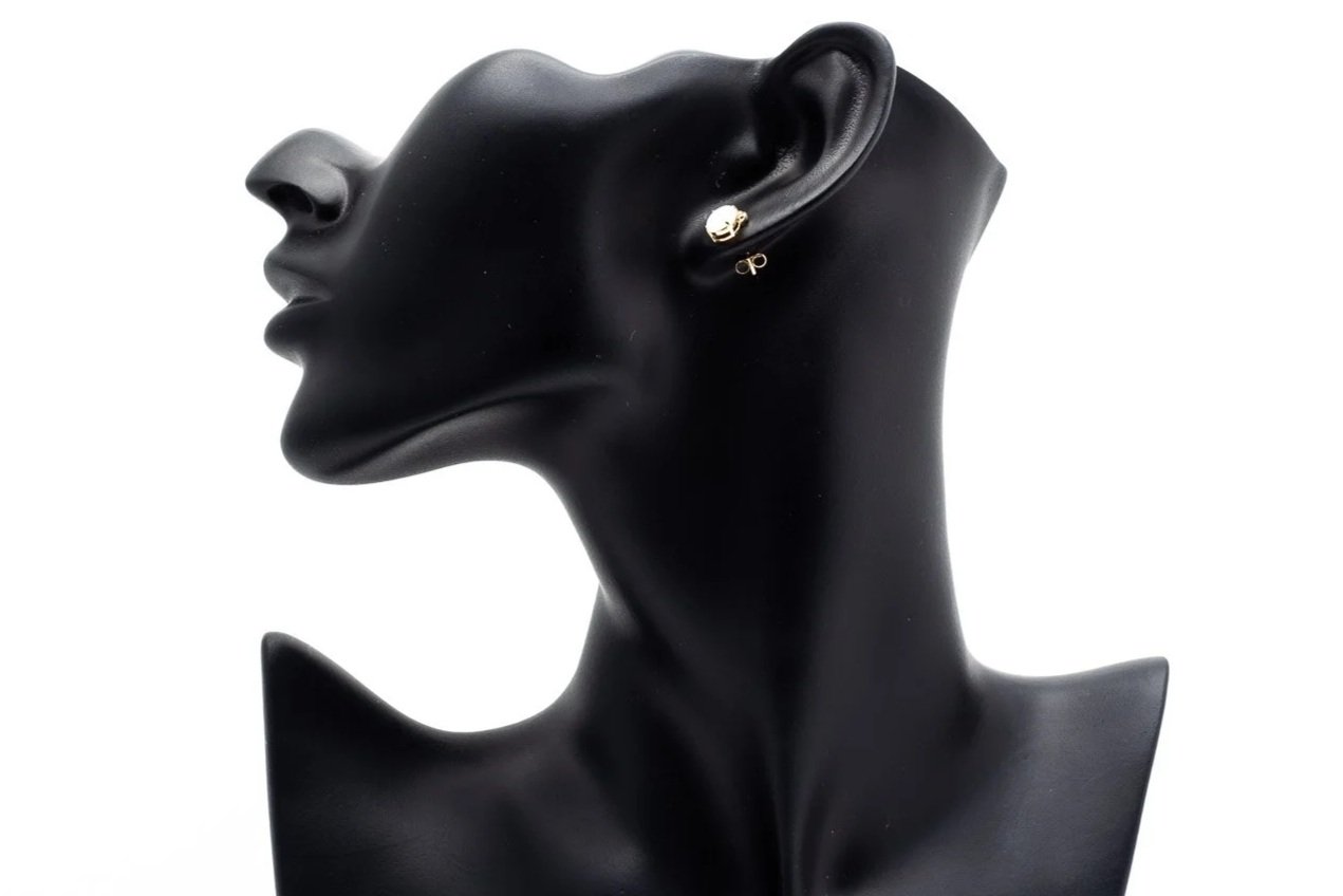 (S)Yellow Gold Diamond White Opal Stud Earrings