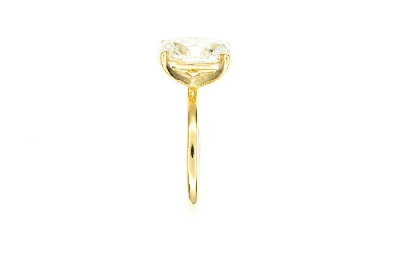 (S)Yellow Gold Solitaire Oval Brilliant Cut Lab Grown Diamond Engagement Ring