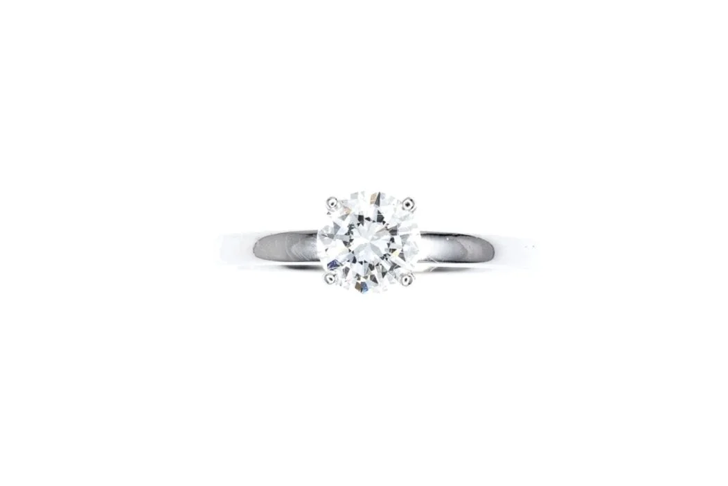 (T)White Gold Solitaire Round Brilliant Cut Diamond Engagement Ring