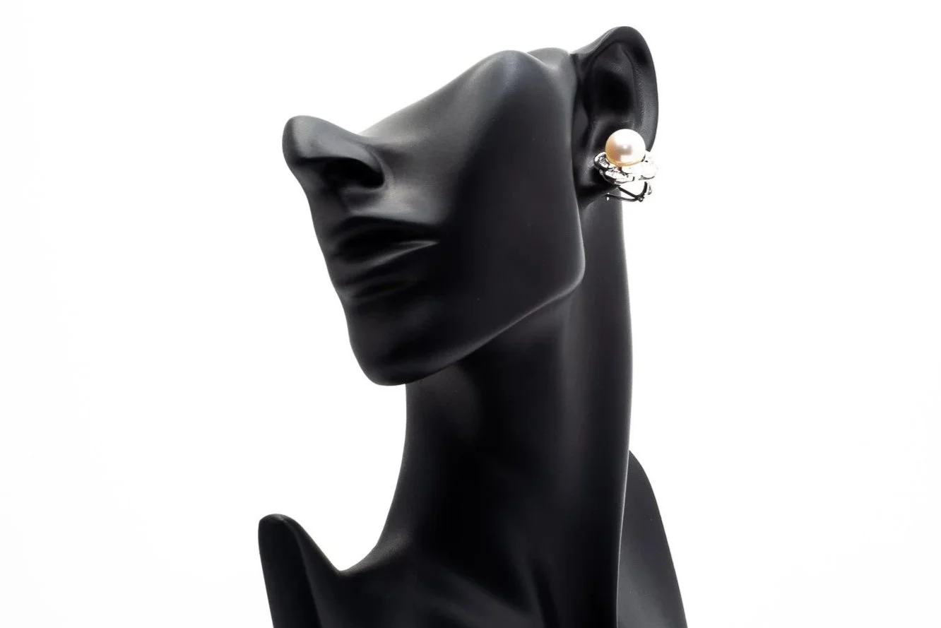 (F)White Gold Baguette Cut Diamond South Sea Cultured Pearl Stud Earrings
