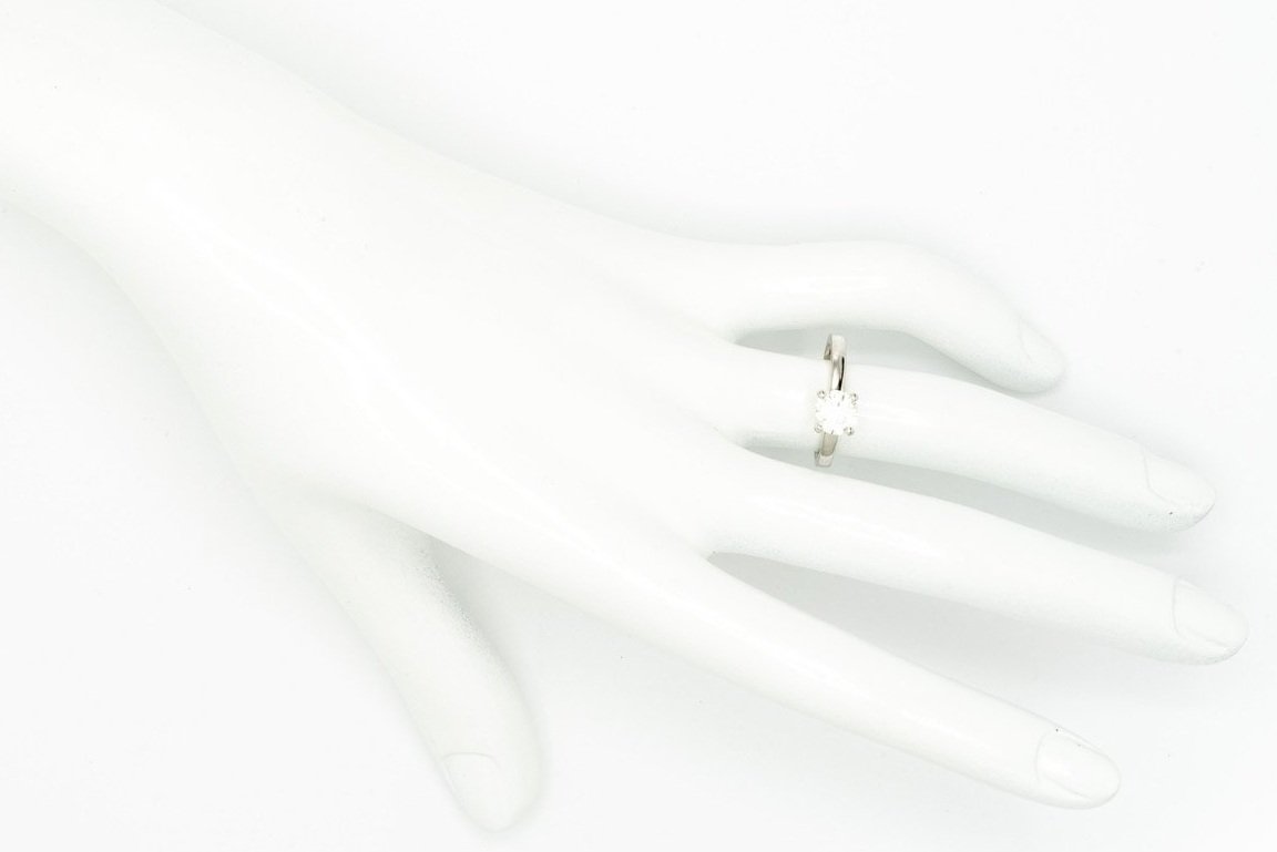(H)White Gold Solitaire Round Brilliant Cut Diamond Engagement Ring