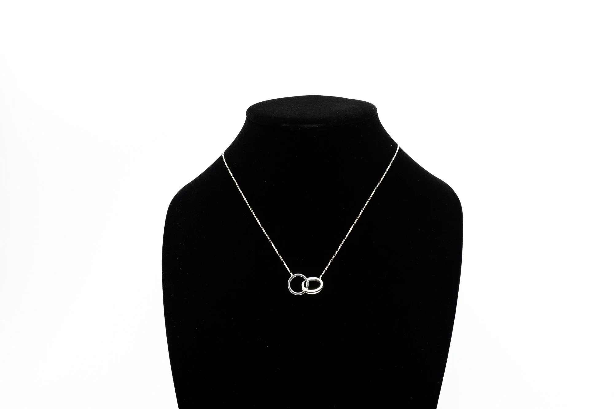 VDE-489 TIFFANY & Co.